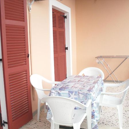 Spiti Kritikos Apartment Benitses  Bagian luar foto