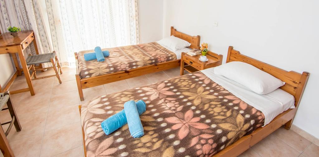 Spiti Kritikos Apartment Benitses  Bagian luar foto